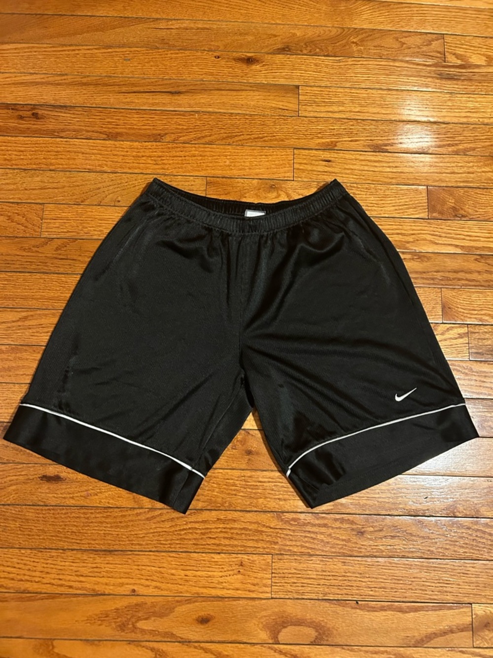 Black Nike sportswear shorts for Kids | Size L (14-16)